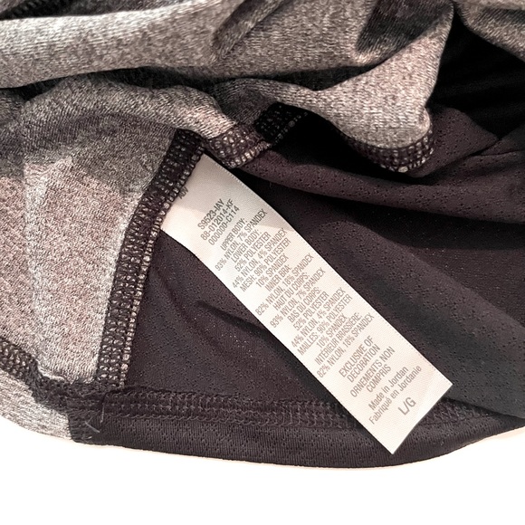 Women’s Athletic Top Size Large - Picture 3 of 3